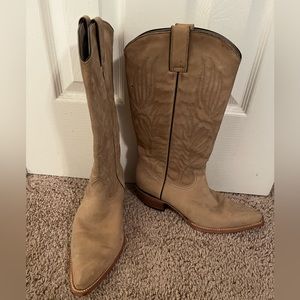 Steve Madden size 9 buckskin boots! Like new!